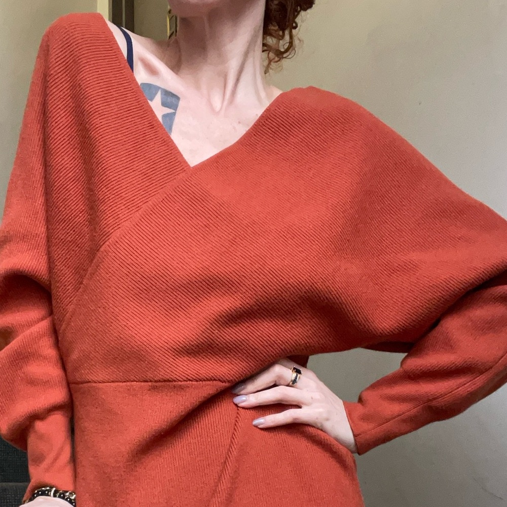 Knitted VIDEO super elegant winter midi dress